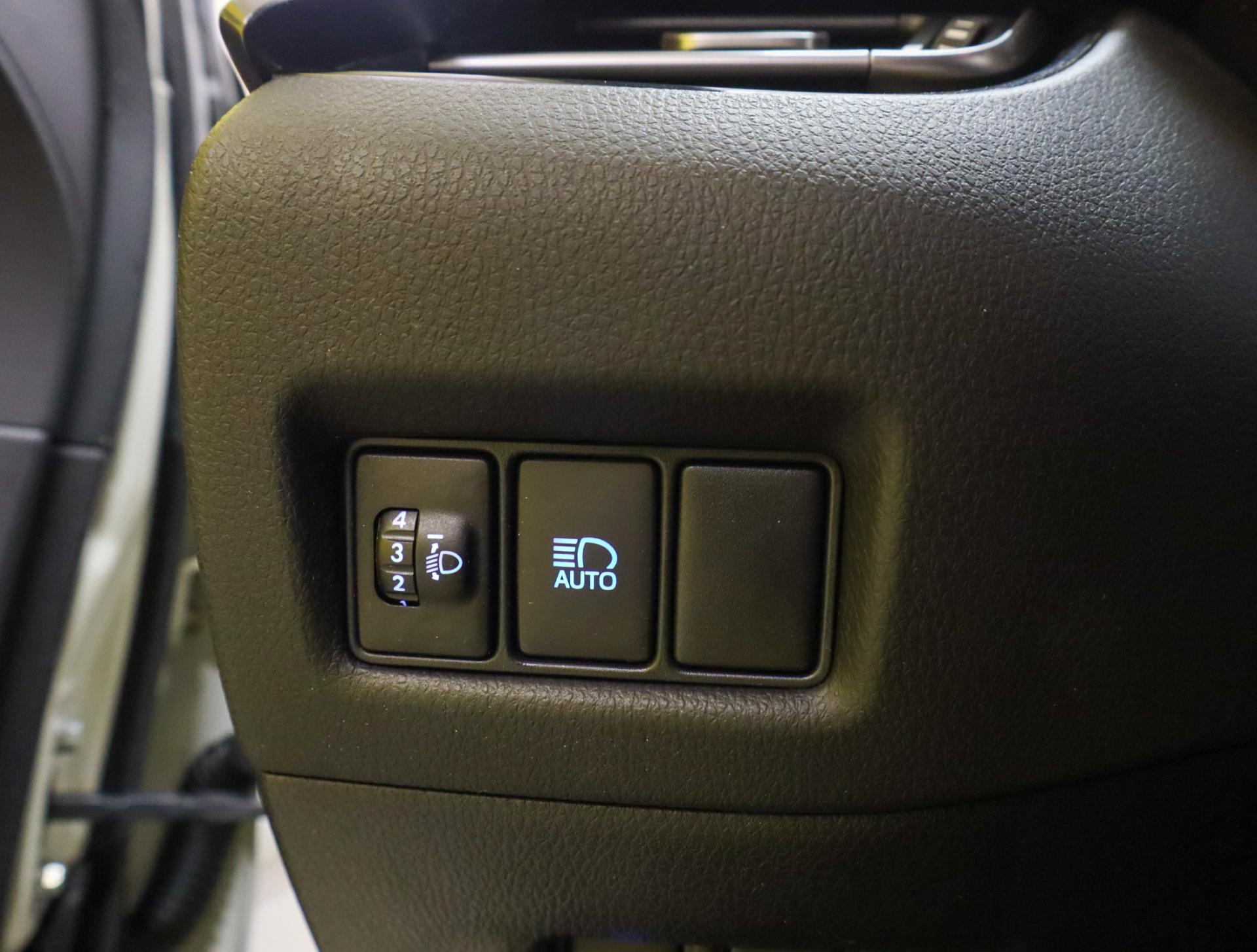 INM-704-11-image