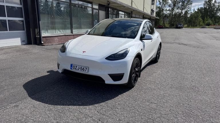Tesla Model Y 2022