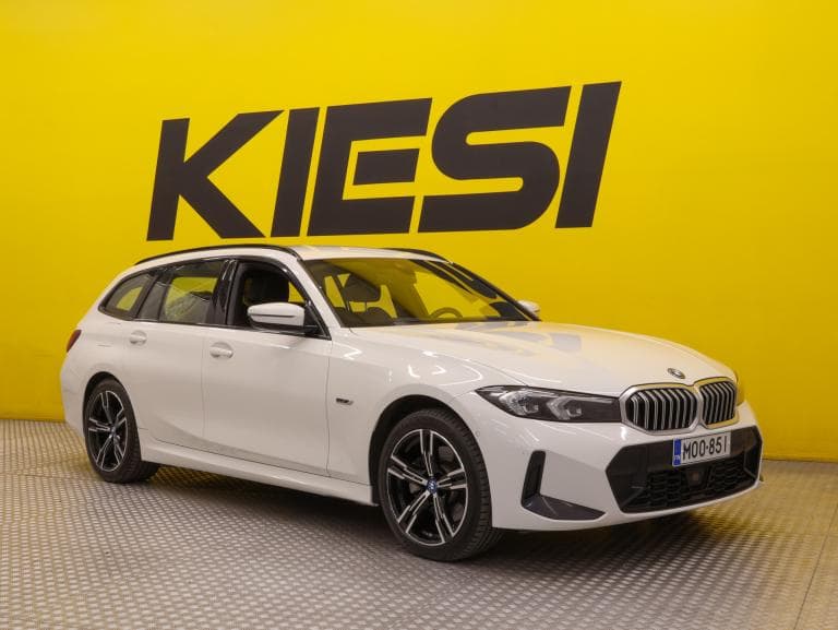 BMW 330 2023