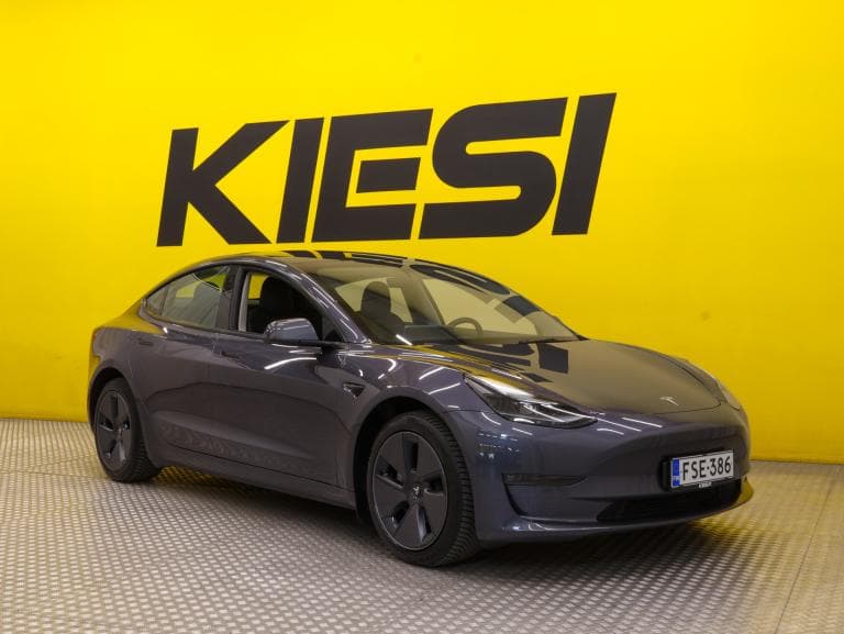 Tesla Model 3 2022