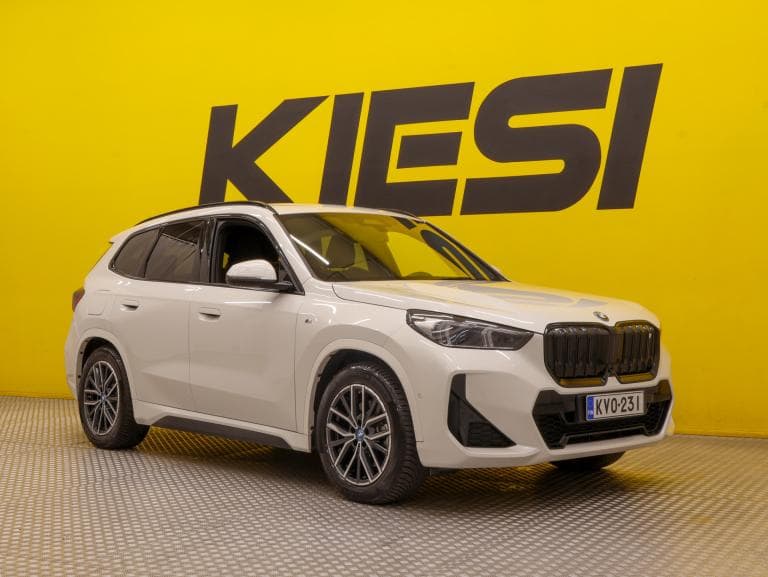 BMW iX1 2024