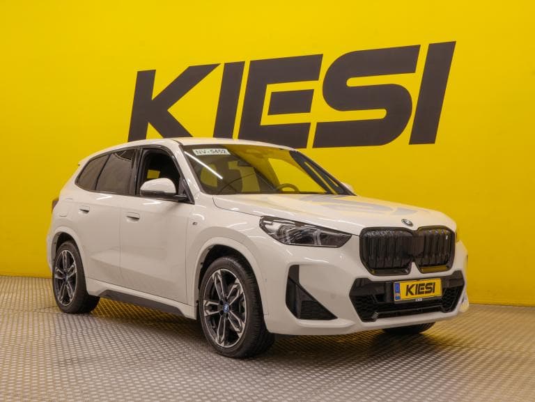 BMW iX1 2023